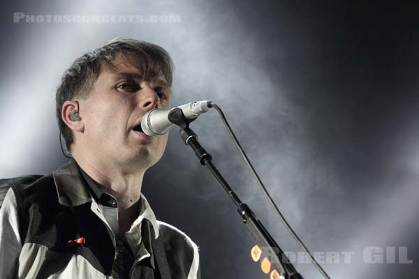 FRANZ FERDINAND - 2014-06-28 - PARIS - Hippodrome de Longchamp - Alex Kapranos